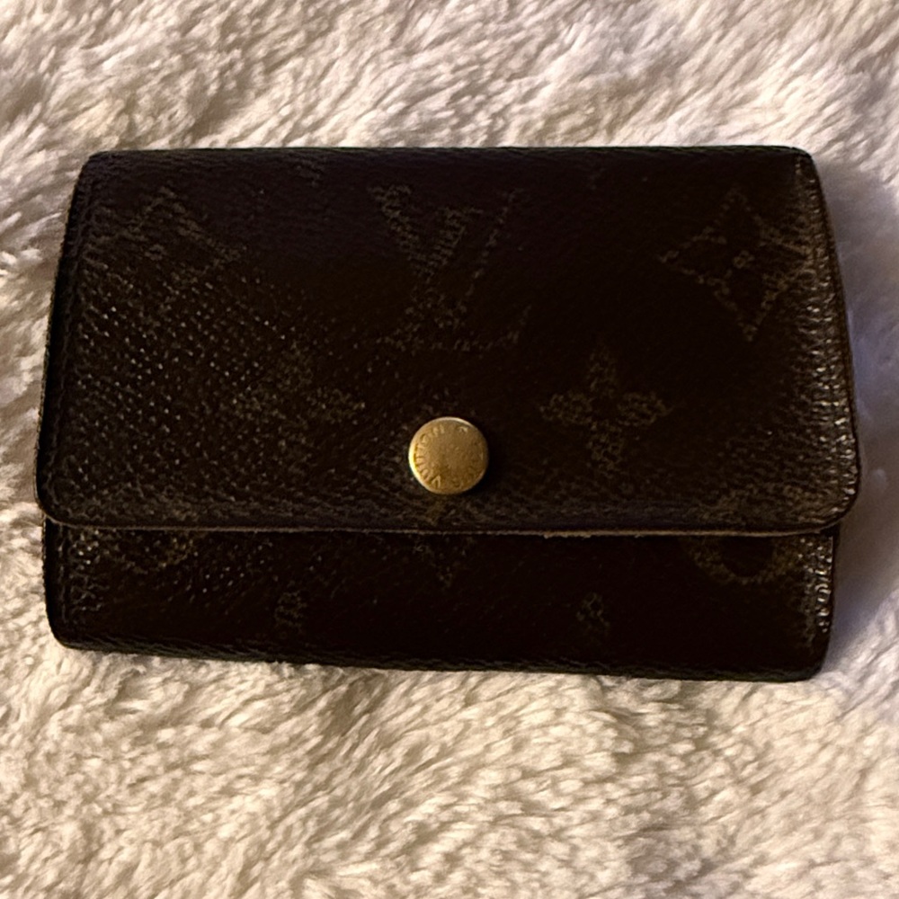 Louis Vuitton Brown Monogram Key Wallet - Picture 10 of 11